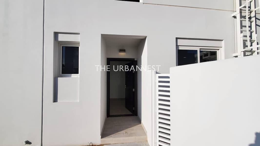 3 Modern and Bright 4BR | Vacant | Multiple Cheques