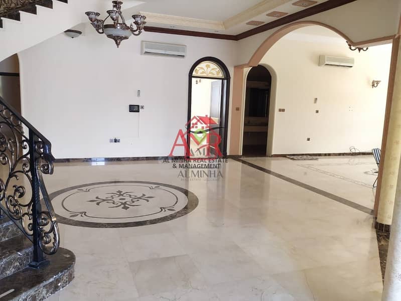 20 Amazing 5 br Villa With Huge Yard & Shaded Parking