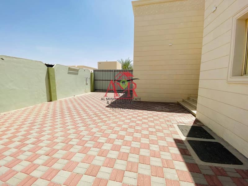 10 Easy Access to Al Ain Abu Dhabi Roof /Brand new villa / No tenency contract /