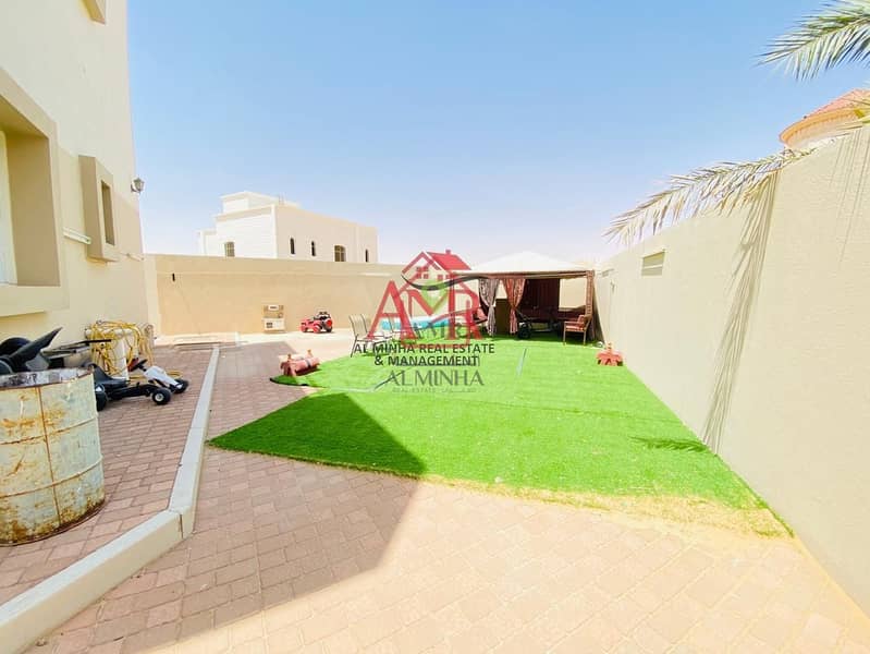 13 Easy access to Al Ain Abu Dhabi Roof Ground Floor villa / Shaded parking /