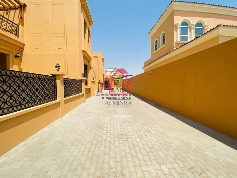 11 Beautiful Compound Villa/ Private Entrance/ Private Yard