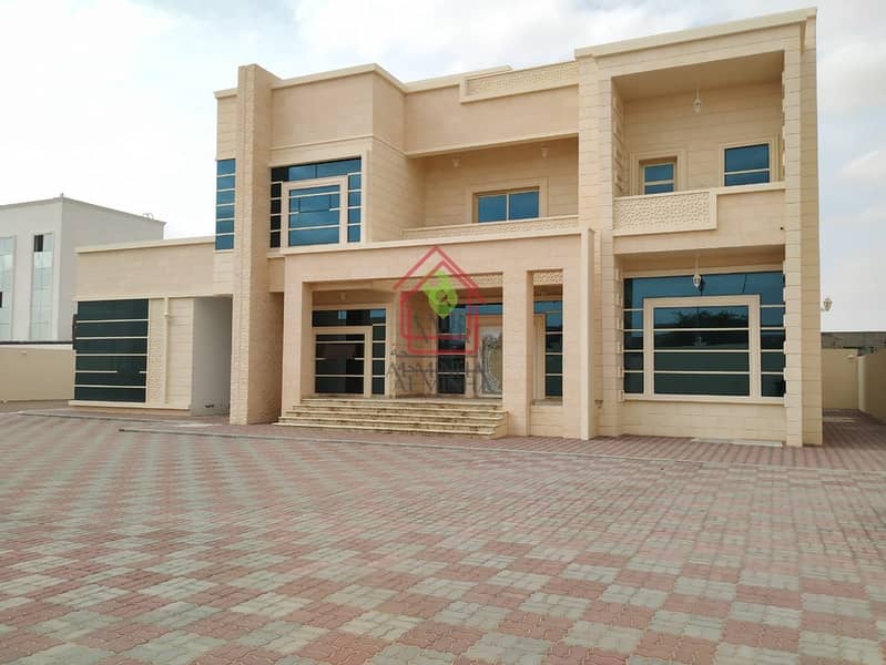 Luxurious Villa With Outside Mulhaq / Central Duct AC/ Big Yard