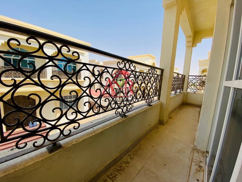 2 Amazing 3 Br Apartment With Balcony & Shaded Parking