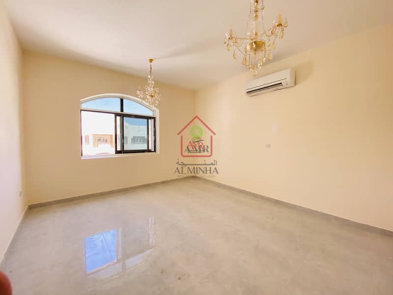 4 Private Entrance With Wardrobes & Balcony
