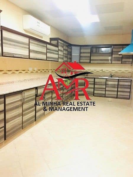 11 Good location - Maid's room - Spacious Guest room
