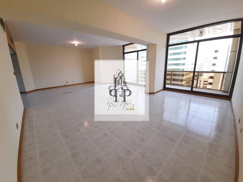 شقة في شارع حمدان 3 غرف 79999 درهم - 5603646