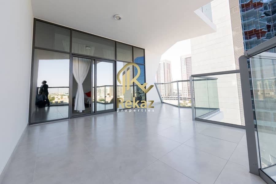 8 Very special offer two bedroom apartment in the middle of Dubai with a view of Burj Khalifa. . . with monthly bayment blane
