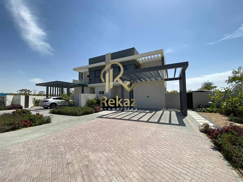 own the luxury villa in Dubai
