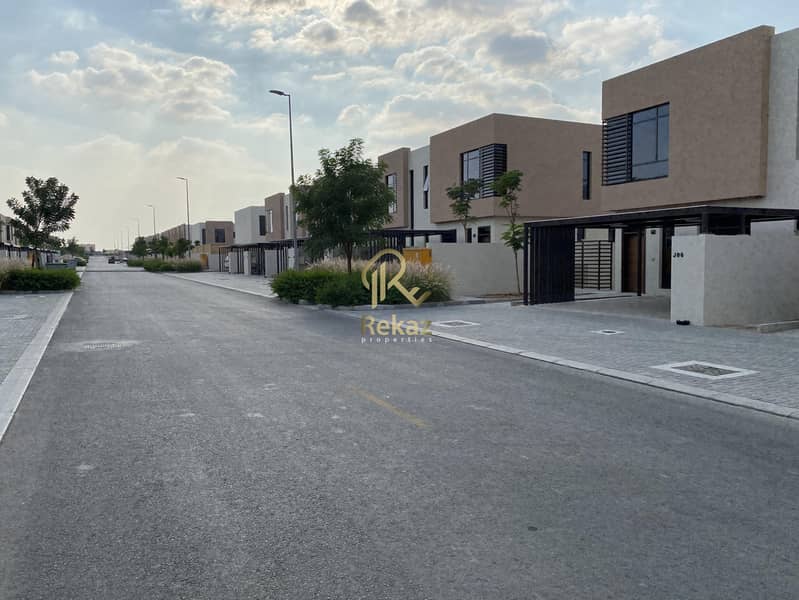 9 villa 3BR for sale in Sharja