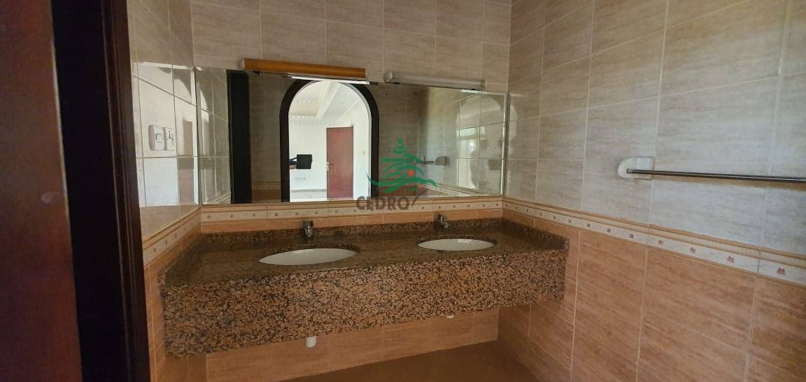 13 Bright and Breezy 4 bed apartment in Al Muroor aria