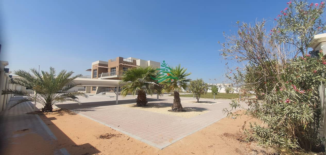 4 Luxury modern  Five bedrooms villa fully furnished  in mohamad bein zaid city