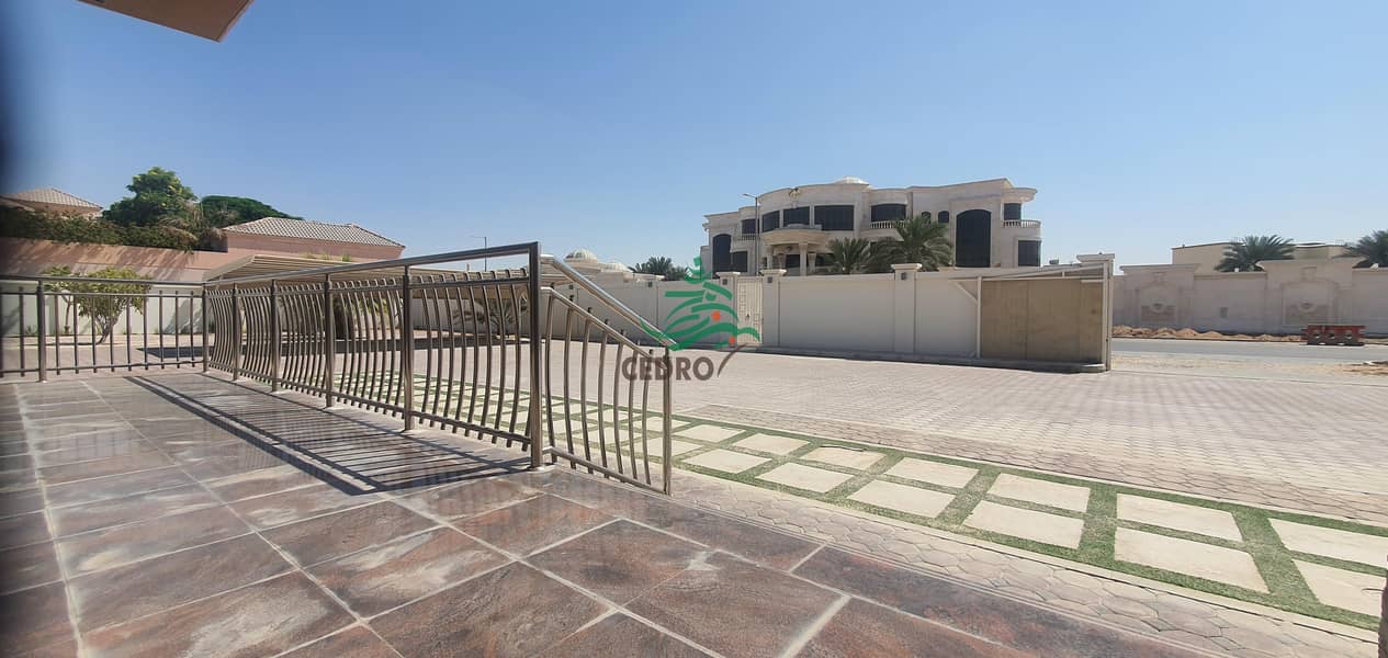 21 Luxury modern  Five bedrooms villa fully furnished  in mohamad bein zaid city