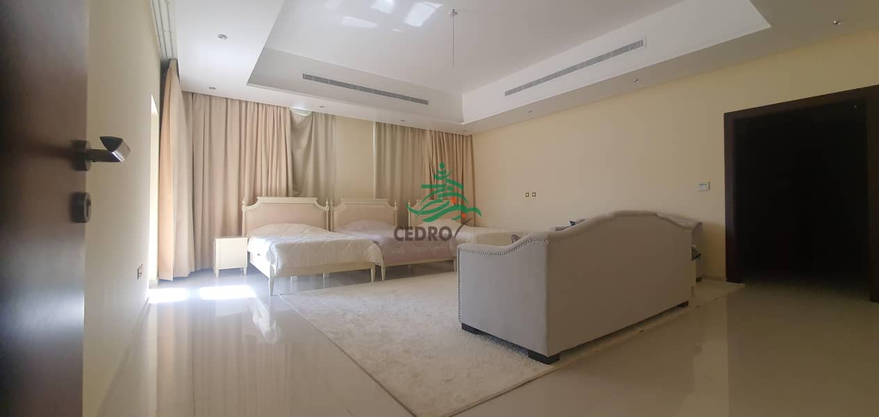 38 Luxury modern  Five bedrooms villa fully furnished  in mohamad bein zaid city