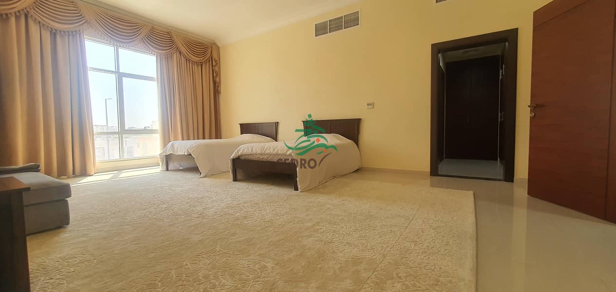 41 Luxury modern  Five bedrooms villa fully furnished  in mohamad bein zaid city