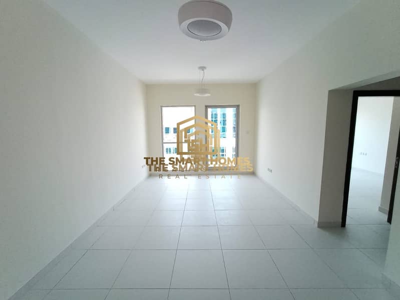 Close To buss stop Huge 1BedRoom Apartment