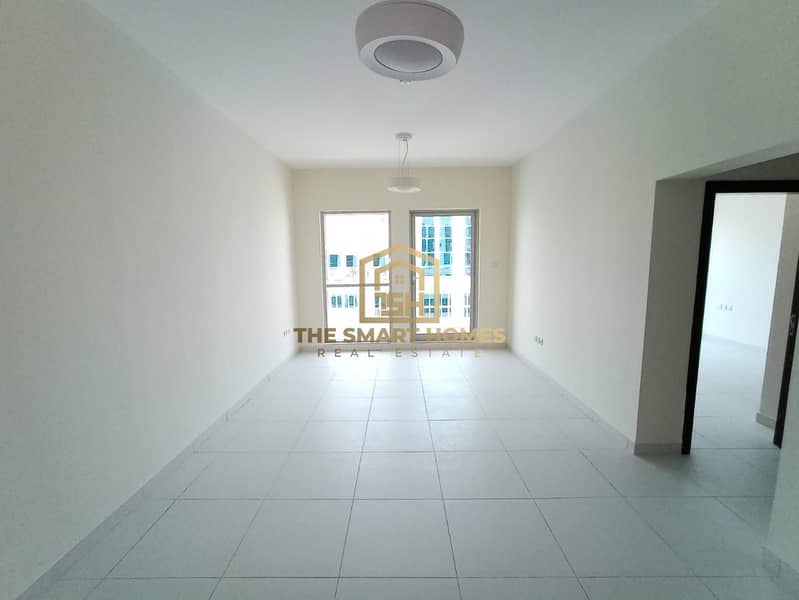 Close To buss stop Huge 1BedRoom Apartment