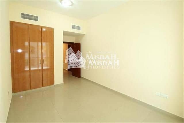 FAMILY SHARING Huge 2BHK + Maid Room 4Bath Close Kitchen with full facilities Apt behind MOE