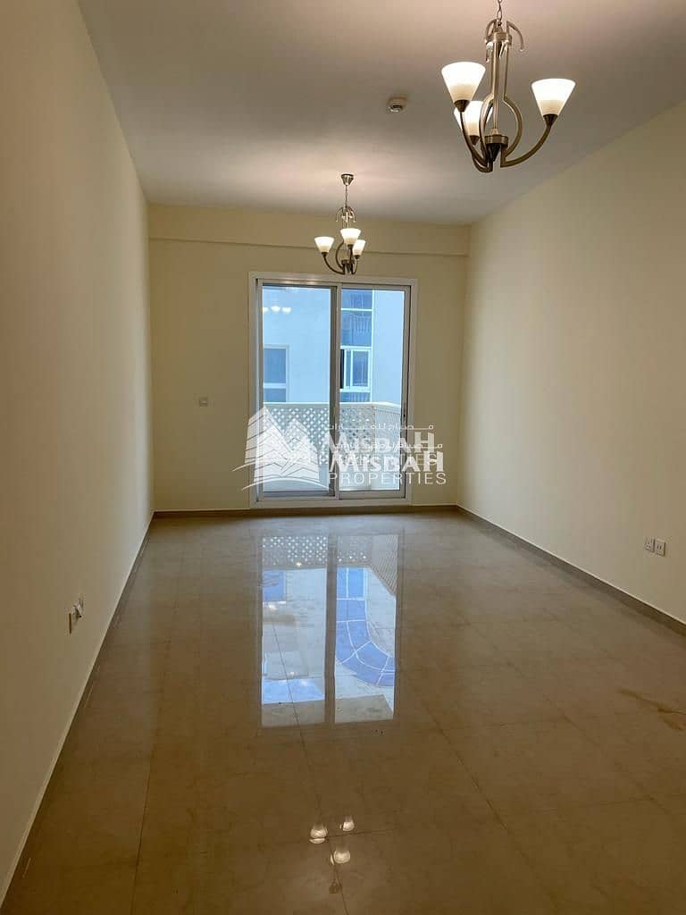 Spacious Lay Out ! Pool View | Vacant Ready To Move In .