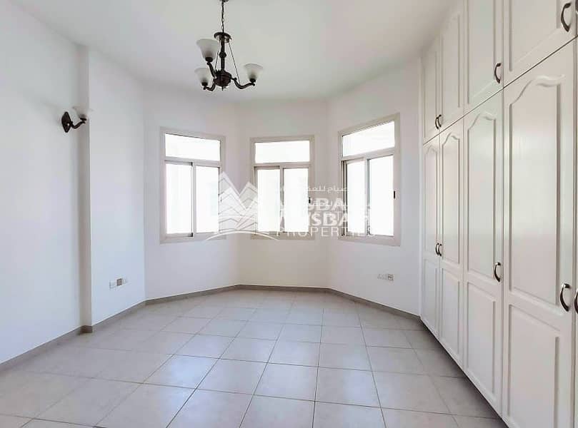 3 Spacious 5 Bedroom Villa in Jumeirah: with Private Garden space