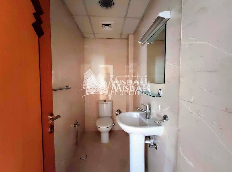 14 Spacious 5 Bedroom Villa in Jumeirah: with Private Garden space