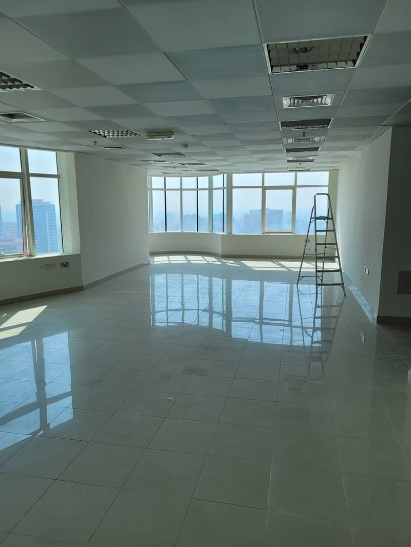 Empty Big size  Office for sale  in Horizon Tower with parking