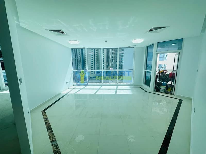 Best price / 3bed+M / Spacious / Freshly renovated / Ready to move / Top residence / 205k Best price / 3bed+M / Spacious / Freshly renovated / Ready to move / Top residence / 205k