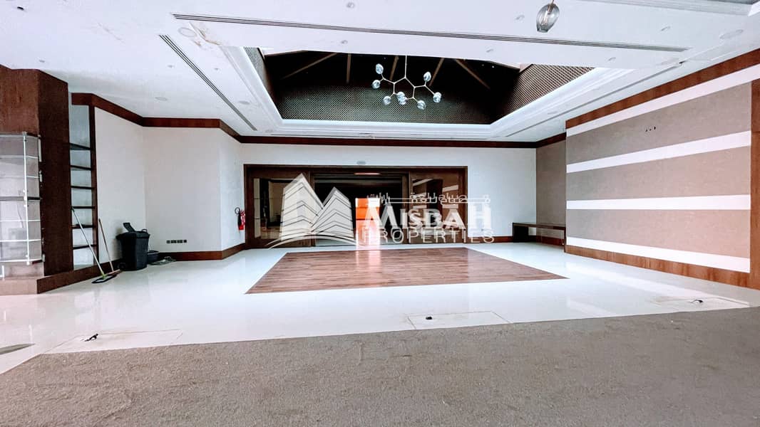 3 Full Hotel Building of 1BHK & 2BHK for Rent near 'union' Metro Station