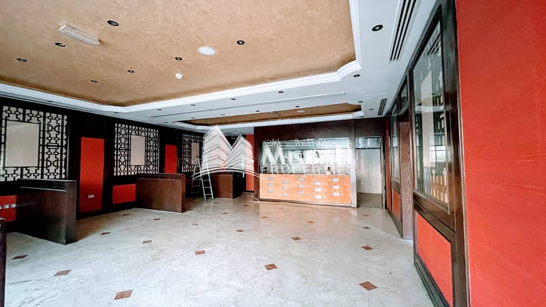 17 Full Hotel Building of 1BHK & 2BHK for Rent near 'union' Metro Station