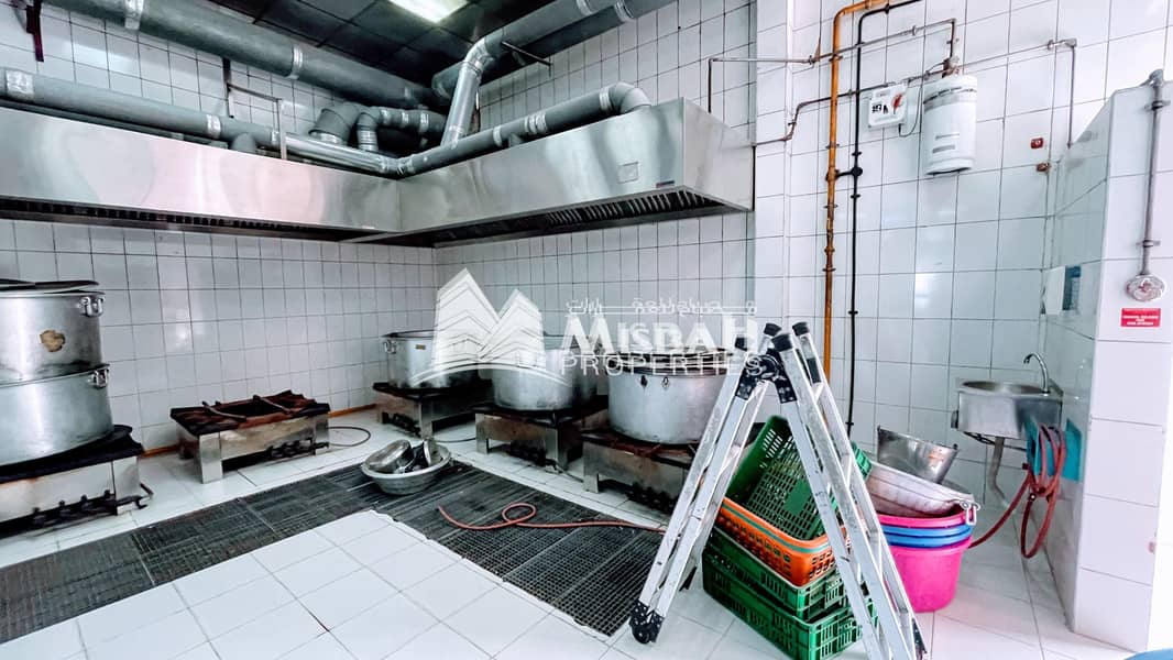 3 3200 sq. ft. Ready Kitchen Warehouse in Al Qusais Ind-1