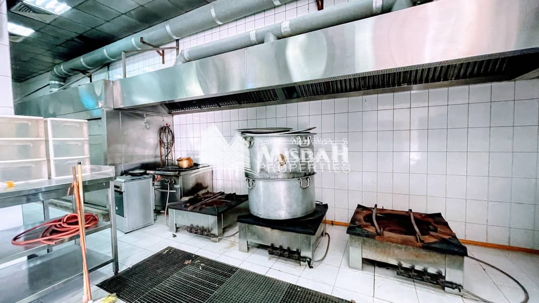 6 3200 sq. ft. Ready Kitchen Warehouse in Al Qusais Ind-1