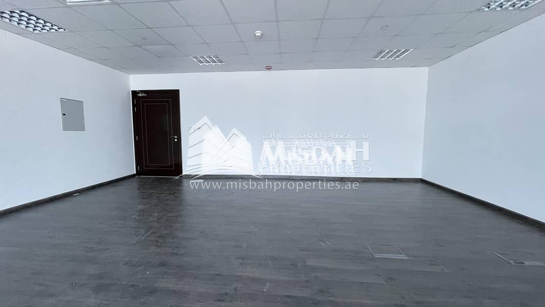 4 Fitted Office with Burj and Canal View in Business Bay