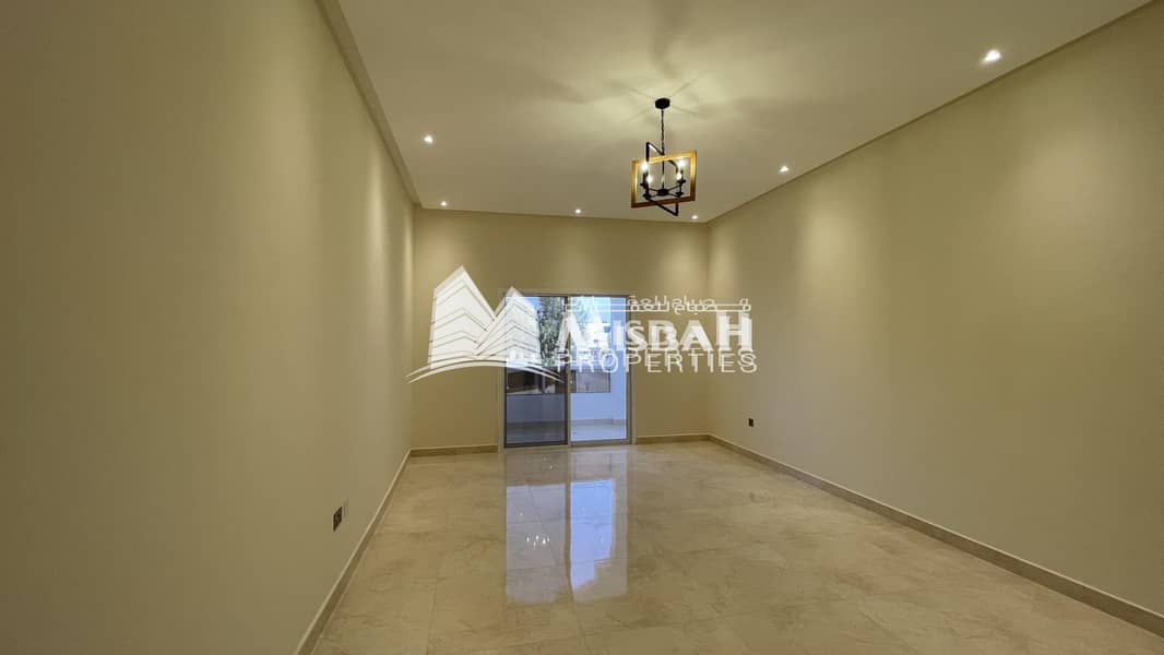 6 Independent 4 Bedroom Villa with maids Room in Jumeirah 2
