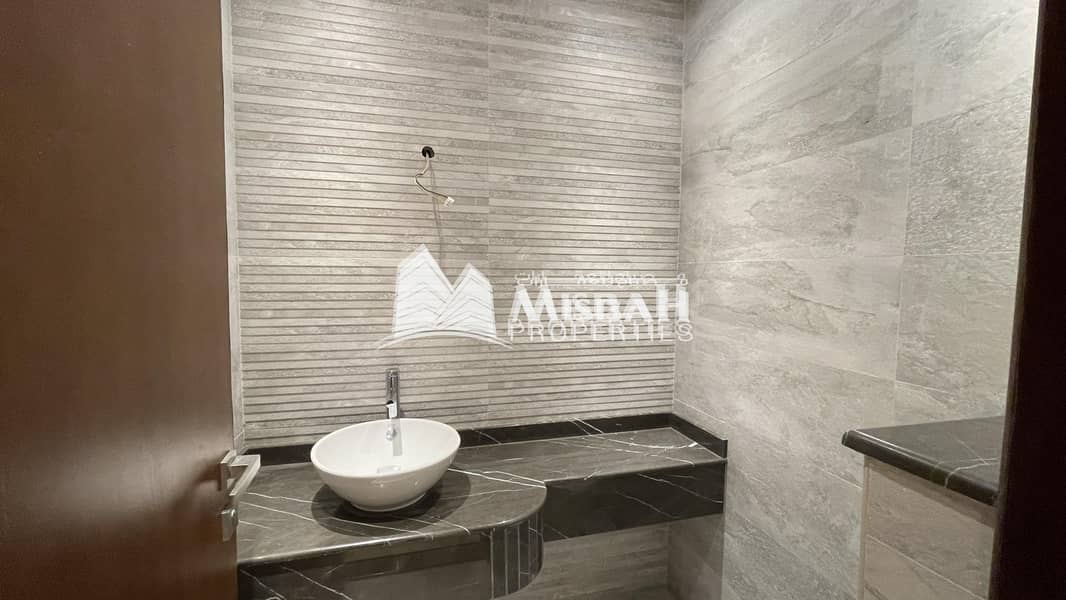 18 Independent 4 Bedroom Villa with maids Room in Jumeirah 2