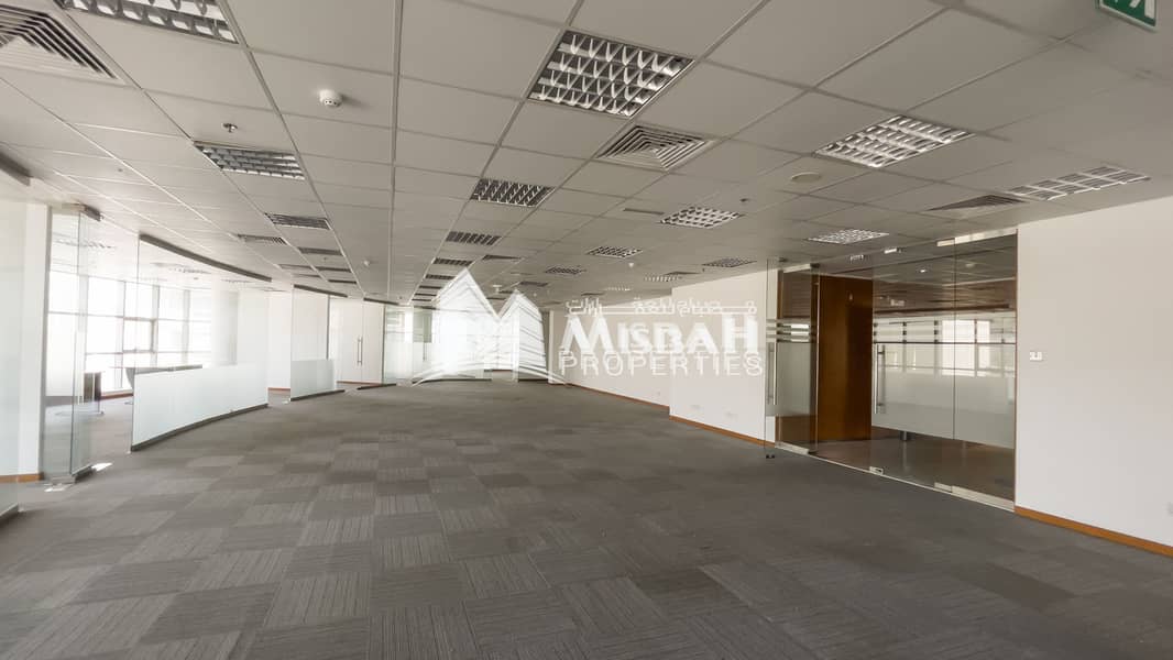 6 469 sq. ft Fitted office space with parking in Commercial Tower near Deira City Center