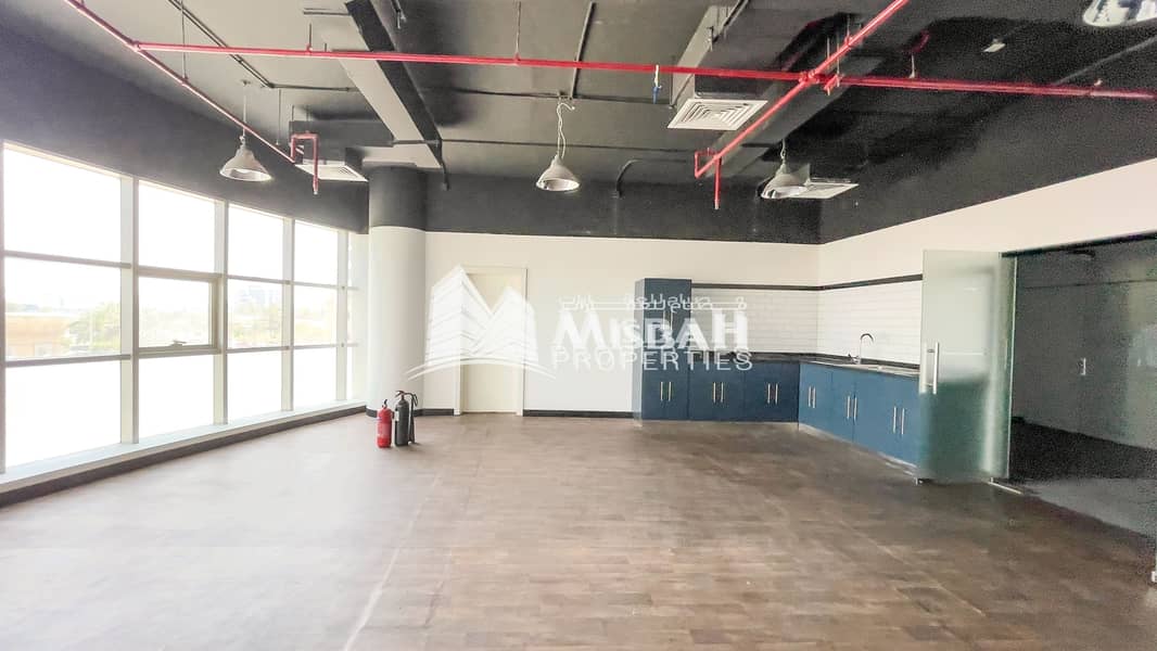 10 469 sq. ft Fitted office space with parking in Commercial Tower near Deira City Center