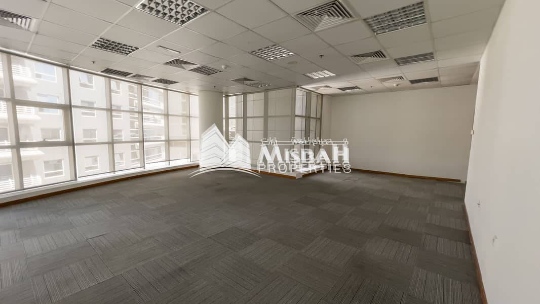18 469 sq. ft Fitted office space with parking in Commercial Tower near Deira City Center