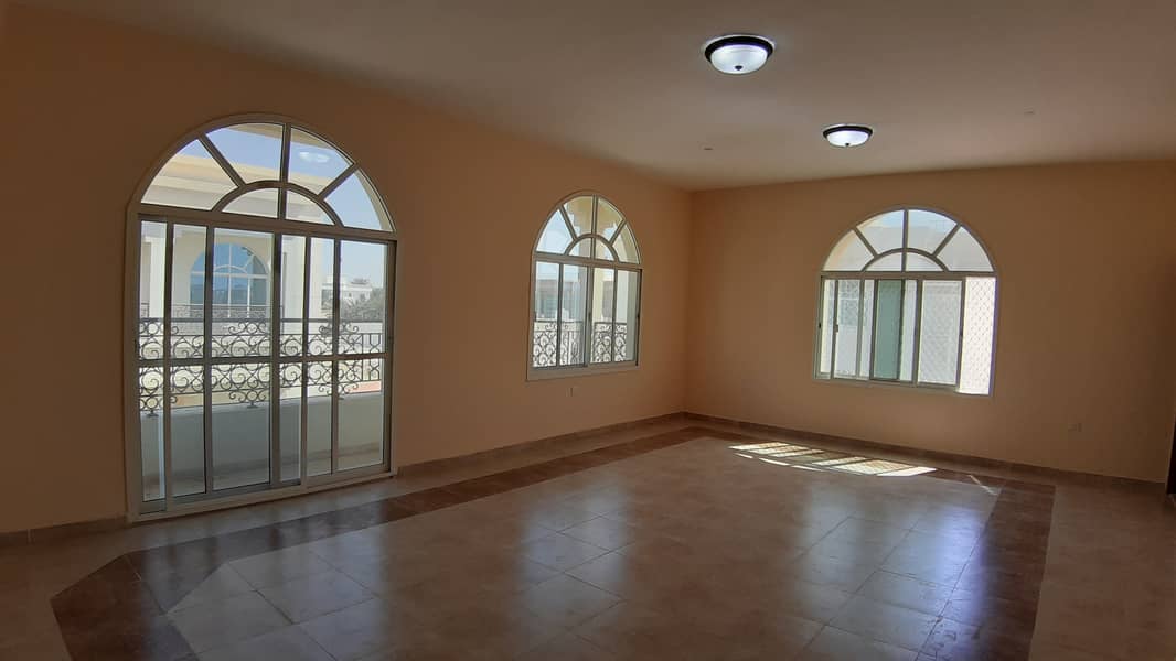 شقة في البطين 3 غرف 45000 درهم - 5005788