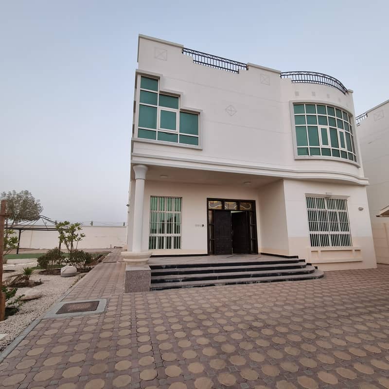 位于阿尔伊卡比耶，Al Khalidiyya 5 卧室的别墅 100000 AED - 5640477