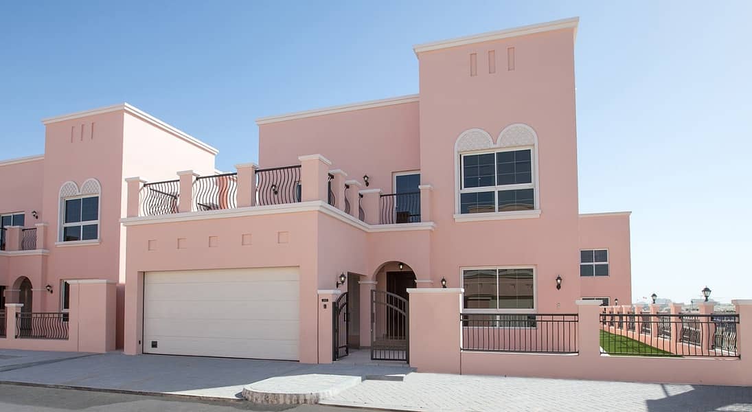 13 Magnificent Villas and ready to move in 4-BR with maid's room in Dubai
