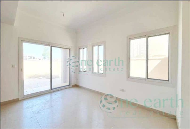 Single row|  Next to pool and park | Rented