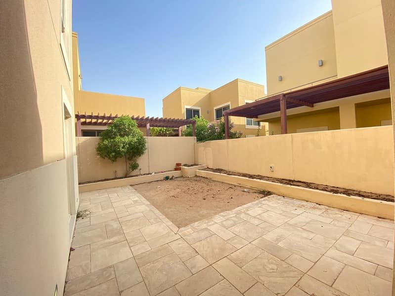 10 Fantastic Offer 3 BR Townhouse with Private Garden
