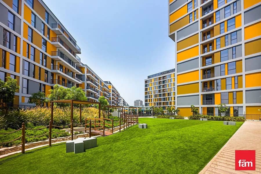 HIGH END | LUXURIOUS FINISHING | COMMUNITY VIEW HIGH END | LUXURIOUS FINISHING | COMMUNITY VIEW
