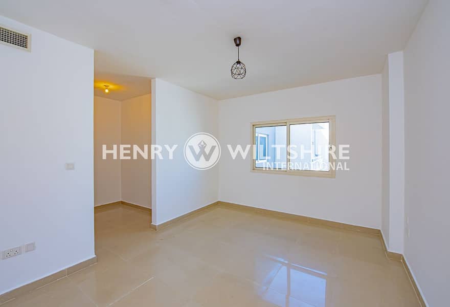6 1BR Apt - Photo 10. jpg