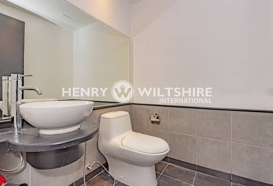 7 1BR Apt - Photo 14. jpg