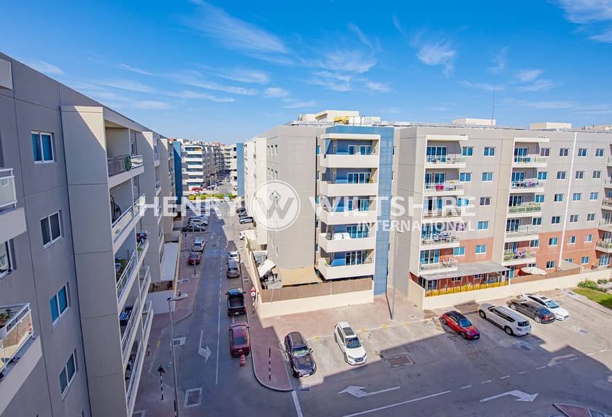 10 1BR Apt - Photo 15. jpg