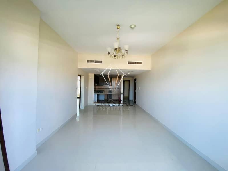 6 Lovely 2 BR  Apt | Maid Room | Niloofar Tower