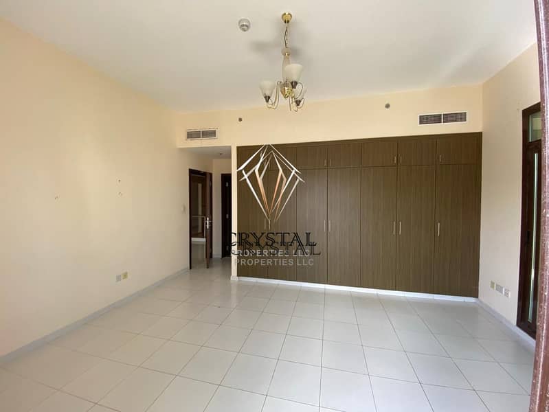 7 Spacious  01BR  Apt at   Niloofar Tower