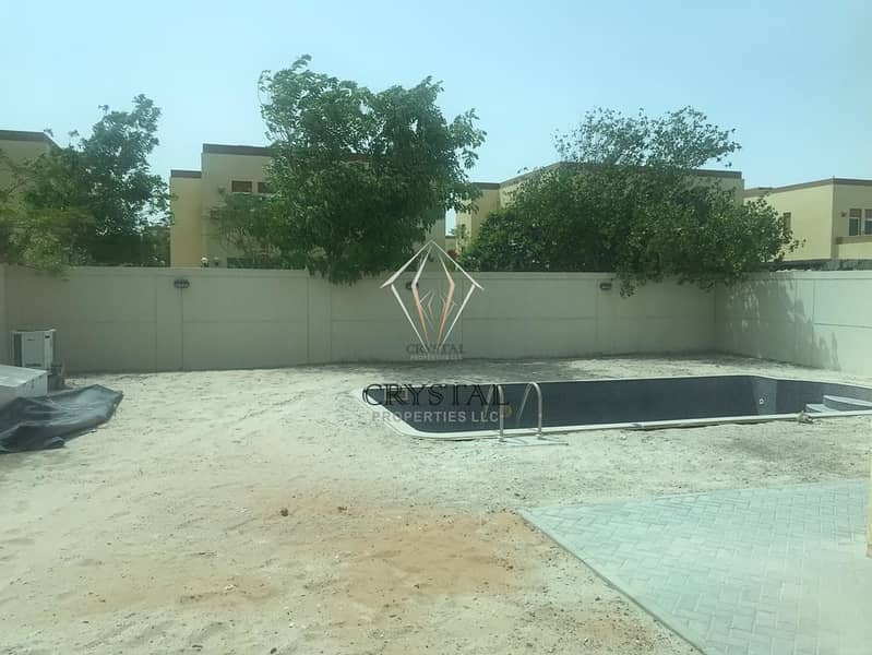 19 Spaciously wide Villa at Jumeirah Park