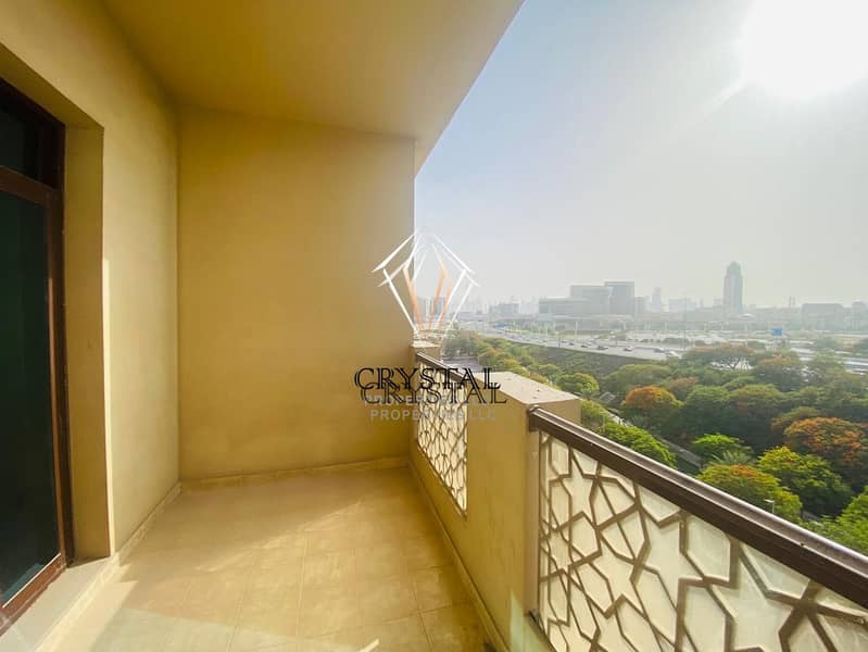 14 Stunning Creek View I 1BR with Balcony  in Niloofar tower
