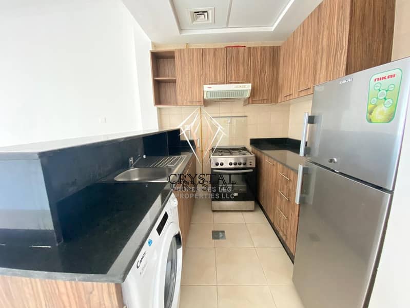 6 Bright  Studio Apt |  Balcony | Burj Al Nujoom Downtown